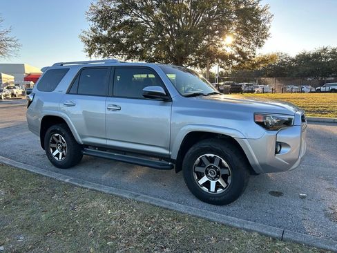 Used 2017 Toyota 4Runner SR5 image 7