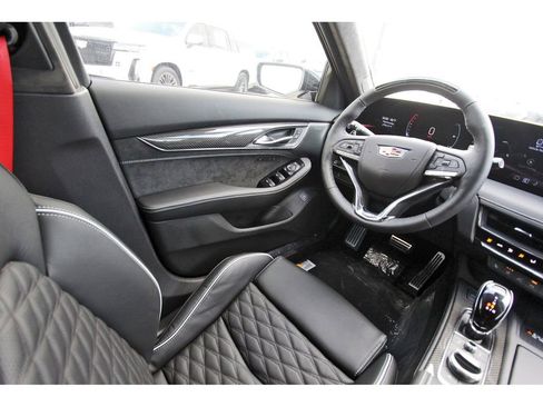 New 2026 Cadillac CT5 V image 8