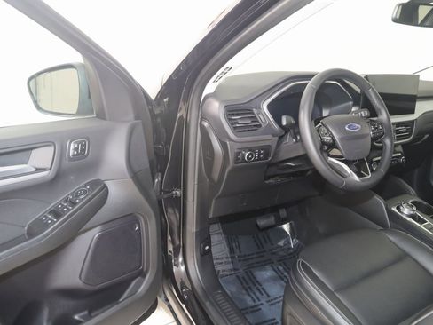 Used 2023 Ford Escape Platinum image 44