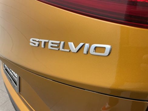 Used 2023 Alfa Romeo Stelvio Veloce image 7