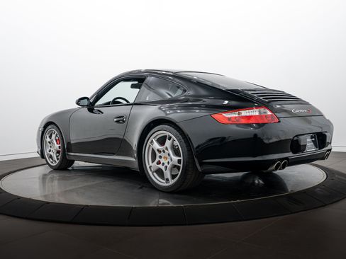 Used 2005 Porsche 911 Carrera S RWD image 3