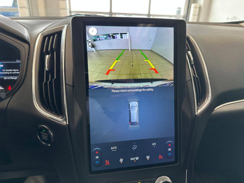 Used 2024 Ford Edge Titanium w/ Equipment Group 301A image 22