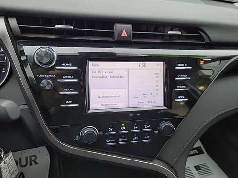 Used 2019 Toyota Camry LE image 19