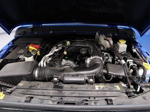 Used 2022 Jeep Gladiator Willys image 19