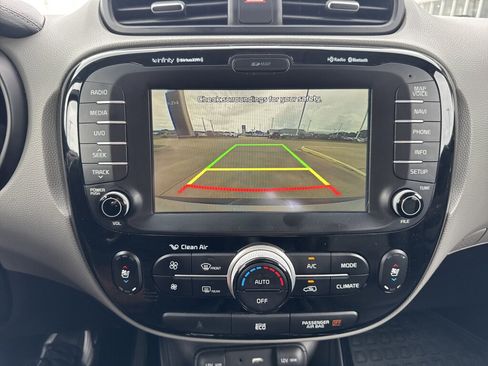Used 2016 Kia Soul + w/ Primo Package FWD image 33