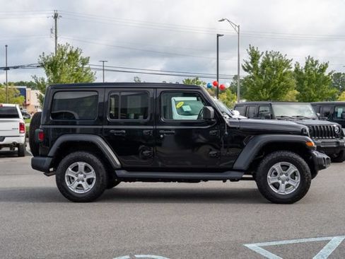 Used 2022 Jeep Wrangler Unlimited Sport w/ Sun And Sound Package AWD/4WD image 6