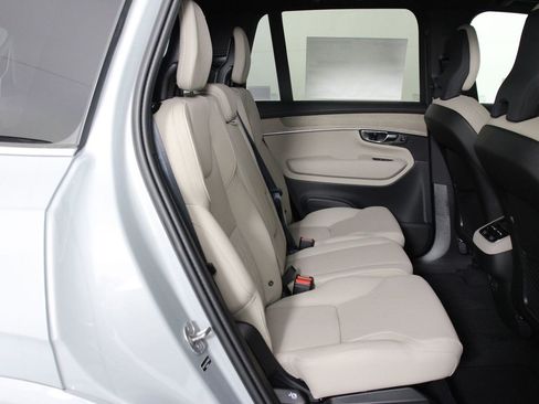 New 2026 Volvo XC90 B5 Core image 11