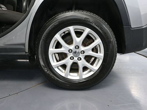 Used 2017 Jeep Cherokee Sport w/ Cold Weather Group image 13