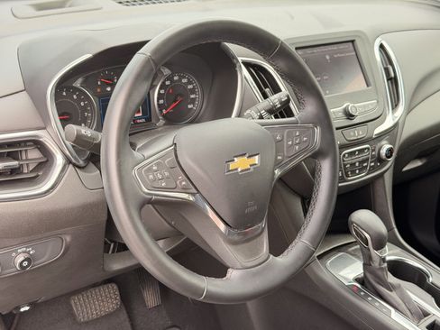 Used 2023 Chevrolet Equinox LT FWD image 16