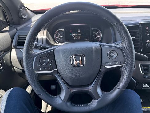 Used 2025 Honda Passport EX-L image 18