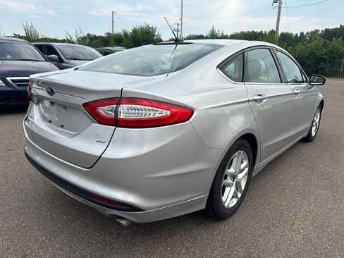 Used 2015 Ford Fusion SE FWD image 5