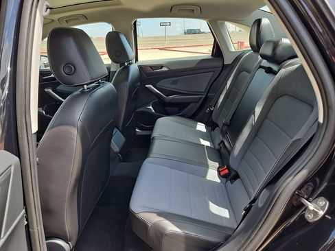 Used 2025 Volkswagen Jetta SE FWD image 28