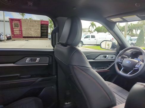 Used 2025 Ford Explorer ST-Line w/ Premium Package RWD image 20
