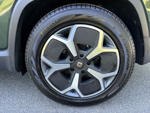 Used 2024 Rivian R1S Adventure AWD/4WD image 31