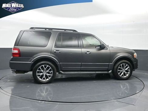 Used 2016 Ford Expedition XLT w/ Equipment Group 202A RWD image 8