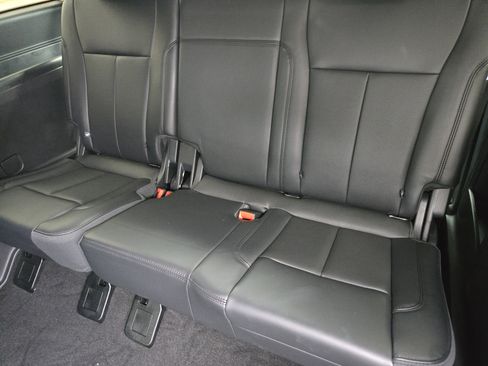 Used 2024 Ford Expedition XLT image 23