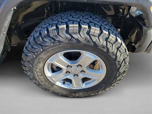 Used 2018 Jeep Wrangler Unlimited Sport S image 10