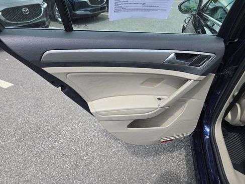 Used 2015 Volkswagen Golf TDI SE FWD image 13