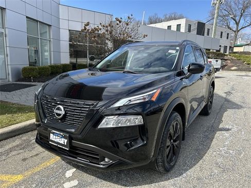 Used 2023 Nissan Rogue SV w/ SV Premium B Package image 4