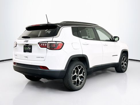Used 2025 Jeep Compass Limited AWD/4WD image 9