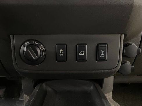 Used 2013 Nissan Xterra PRO-4X w/ Pro-4x Leather Pkg AWD/4WD image 27