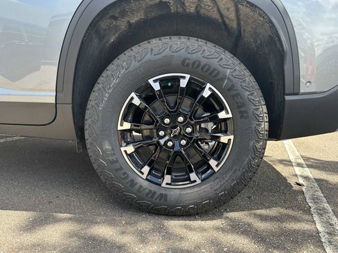 New 2026 Chevrolet Traverse Z71 w/ Enhanced Driving Package AWD/4WD image 12