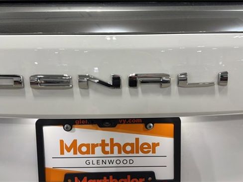 Used 2025 GMC Yukon XL Denali image 30