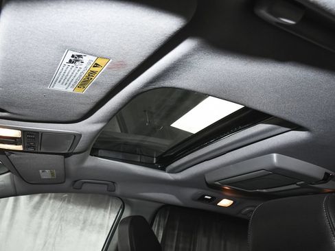 Used 2023 Honda Odyssey Touring image 41