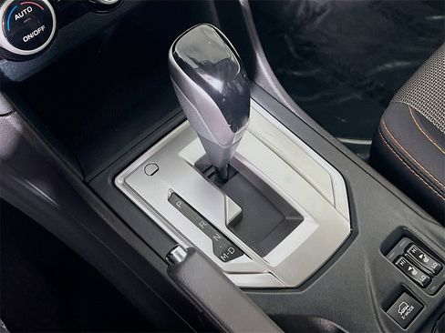 Used 2022 Subaru Crosstrek 2.0i Premium w/ Moonroof Package image 16