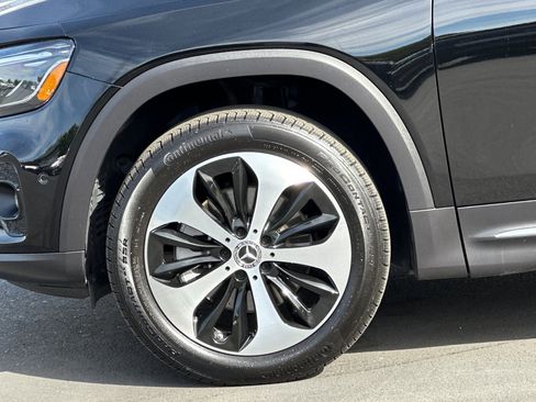Certified 2025 Mercedes-Benz GLB 250 4MATIC image 26