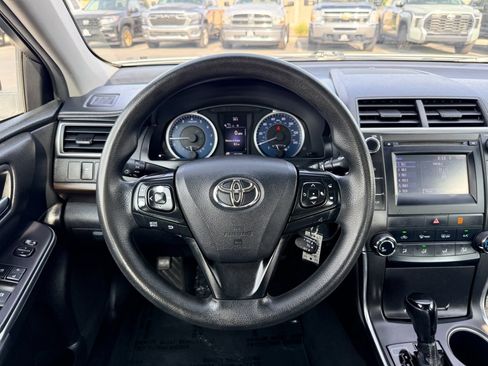 Used 2017 Toyota Camry LE FWD image 11
