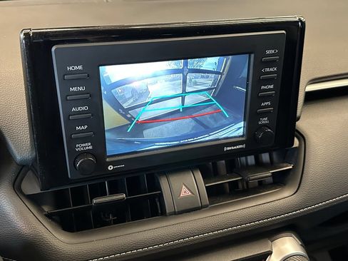 Used 2022 Toyota RAV4 XLE AWD/4WD image 14