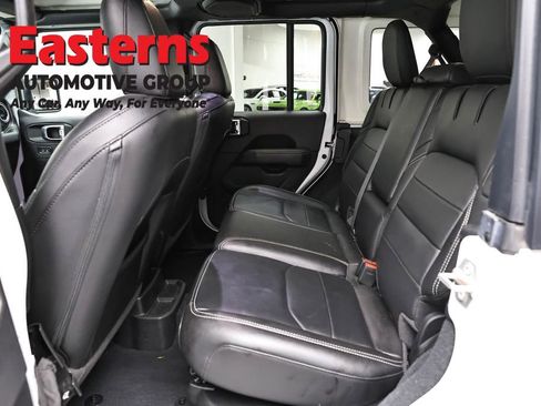 Used 2023 Jeep Wrangler Unlimited Sahara AWD/4WD image 22