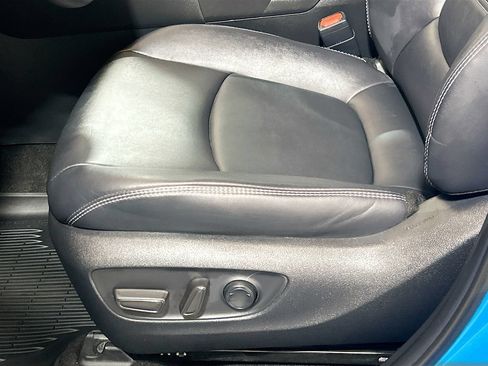 Used 2021 Toyota RAV4 XLE Premium FWD image 16