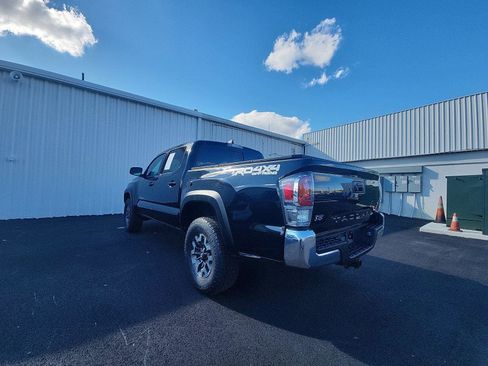 Used 2023 Toyota Tacoma TRD Off-Road image 3