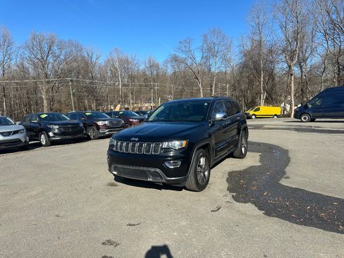 Used 2017 Jeep Grand Cherokee Limited image 2