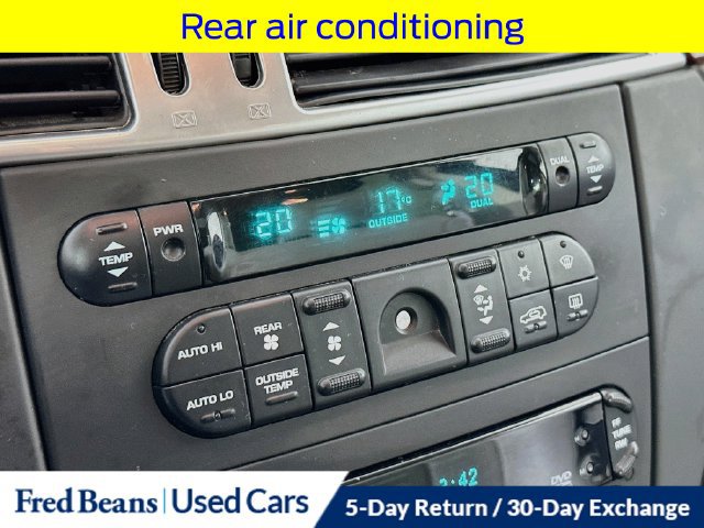 Used 2008 Chrysler Pacifica Touring FWD image 18