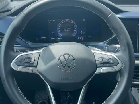 Used 2022 Volkswagen Taos SE w/ Panoramic Sunroof Package AWD/4WD image 9