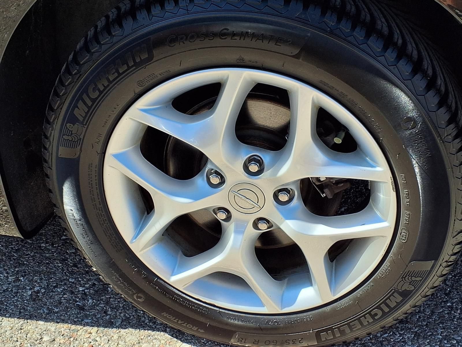 Used 2018 Chrysler Pacifica Touring-L w/ Advanced Safetytec Group FWD image 8