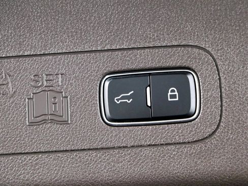 Used 2023 Lincoln Aviator Reserve w/ Equipment Group 201A AWD/4WD image 33