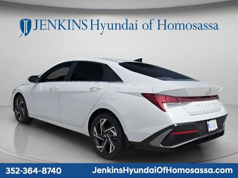New 2026 Hyundai Elantra Limited FWD image 7