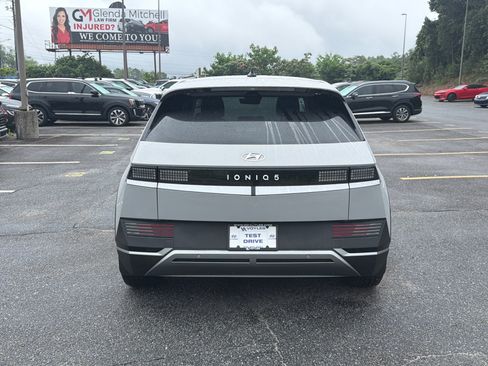 Used 2024 Hyundai Ioniq 5 SE RWD image 6