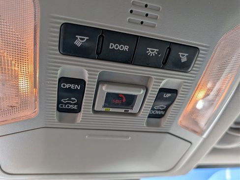 Used 2021 Toyota RAV4 XLE image 12