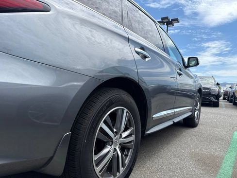 Used 2020 INFINITI QX60 Luxe w/ Essential Package FWD image 6