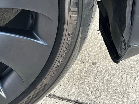 Used 2022 Tesla Model Y Performance image 9