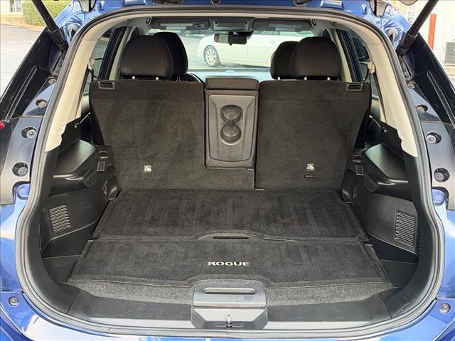 Used 2020 Nissan Rogue SV FWD image 11