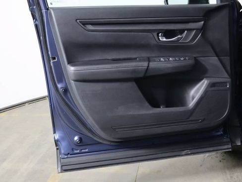 Used 2025 Honda CR-V EX image 18