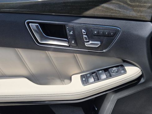 Used 2014 Mercedes-Benz E 350 Sedan image 20