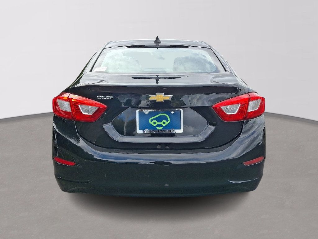 Used 2017 Chevrolet Cruze LS FWD image 5
