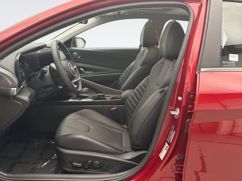 Used 2023 Hyundai Elantra Limited FWD image 11